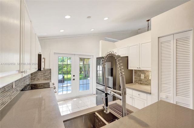 658 Stanton Dr, Weston, FL 33326