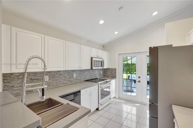 658 Stanton Dr, Weston, FL 33326
