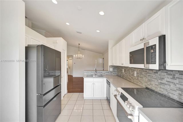 658 Stanton Dr, Weston, FL 33326