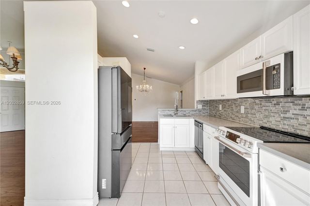 658 Stanton Dr, Weston, FL 33326