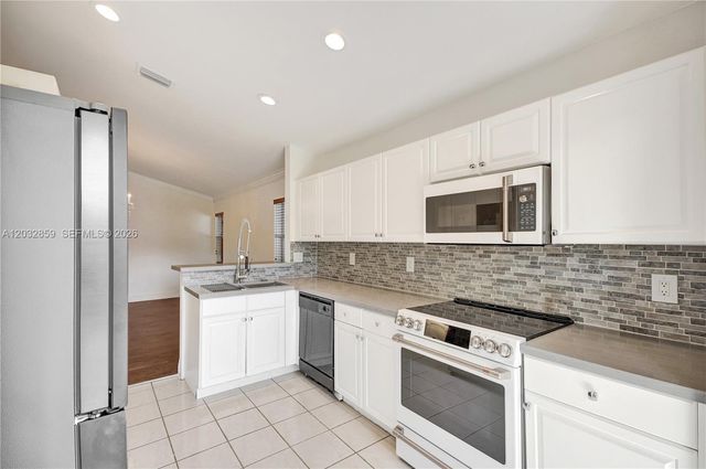 658 Stanton Dr, Weston, FL 33326
