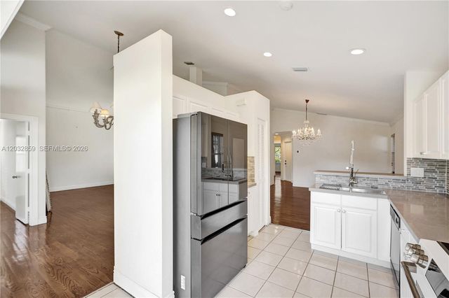658 Stanton Dr, Weston, FL 33326