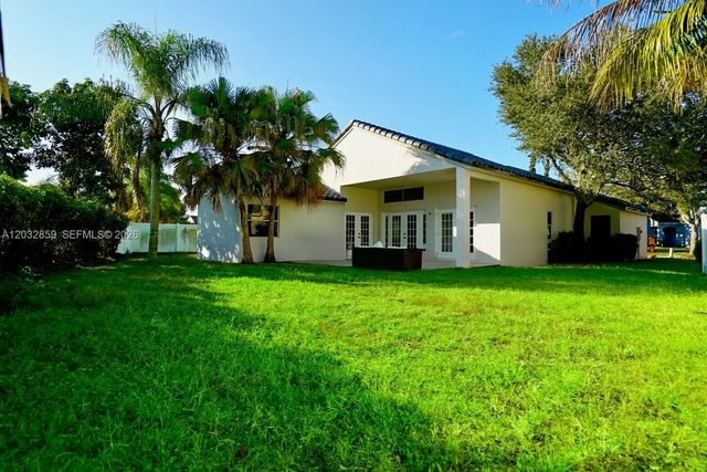 658 Stanton Dr, Weston, FL 33326