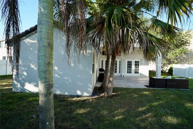 658 Stanton Dr, Weston, FL 33326