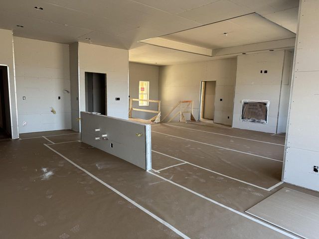 N51W18906 Quietwood DRIVE, Lannon, WI 53046