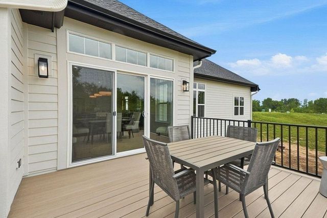 N51W18906 Quietwood DRIVE, Lannon, WI 53046
