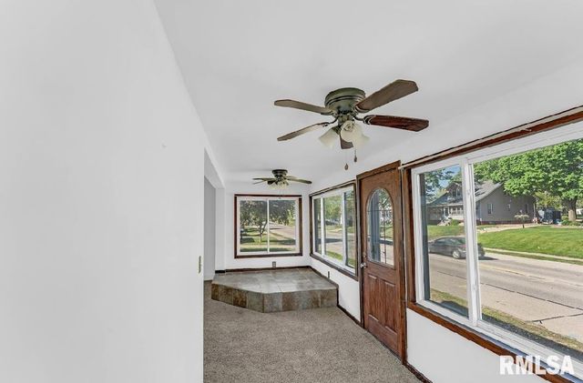 2823 N 3RD Street, Clinton, IA 52732