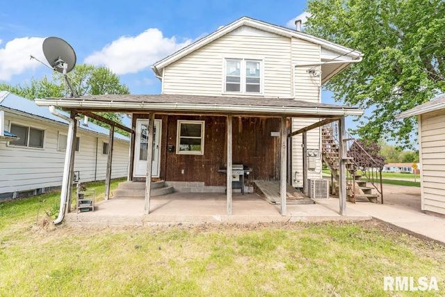 2823 N 3RD Street, Clinton, IA 52732