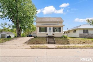2823 N 3RD Street, Clinton, IA 52732
