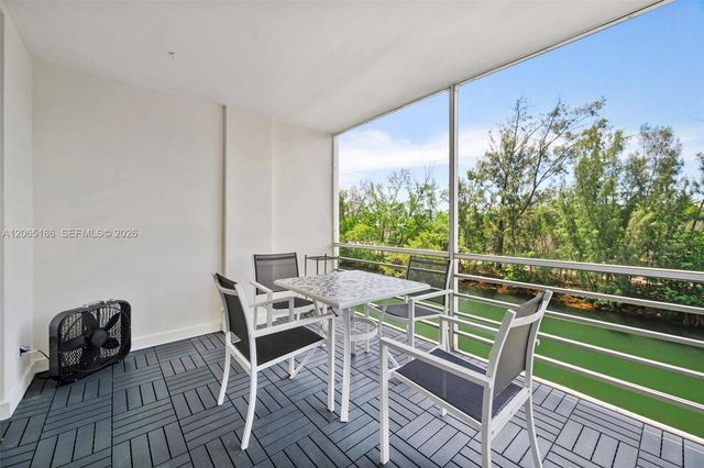 3660 NE 166th St 307, North Miami Beach, FL 33160
