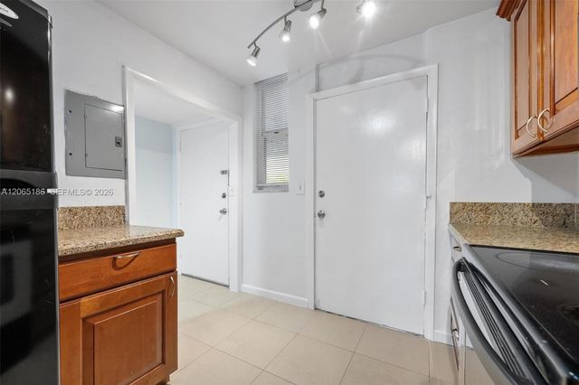 3660 NE 166th St 307, North Miami Beach, FL 33160