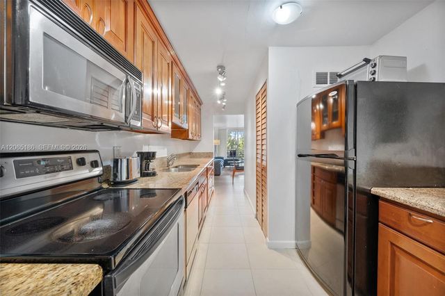 3660 NE 166th St 307, North Miami Beach, FL 33160