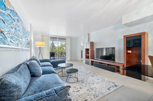 3660 NE 166th St 307, North Miami Beach, FL 33160