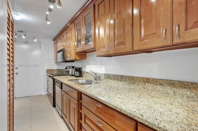 3660 NE 166th St 307, North Miami Beach, FL 33160