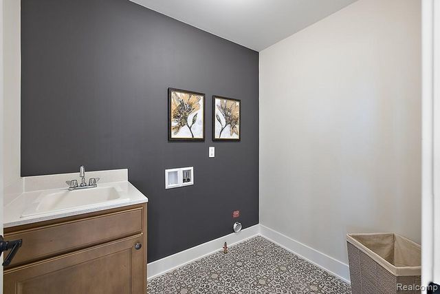 6167 N Trailwoods Drive, Scio Township, MI 48103