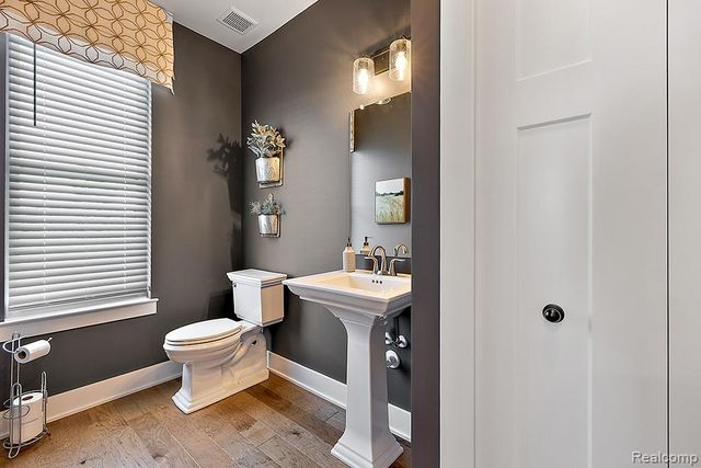 6167 N Trailwoods Drive, Scio Township, MI 48103