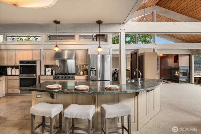 2240 W Lake Sammamish Pkwy NE, Redmond, WA 98052