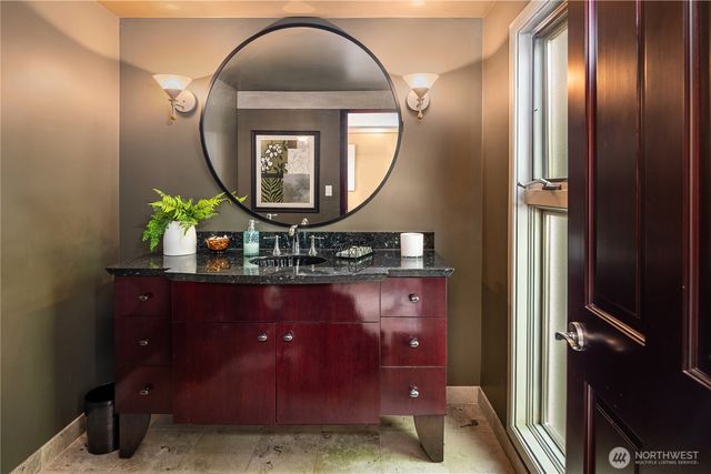 2240 W Lake Sammamish Pkwy NE, Redmond, WA 98052