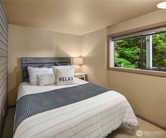 2240 W Lake Sammamish Pkwy NE, Redmond, WA 98052
