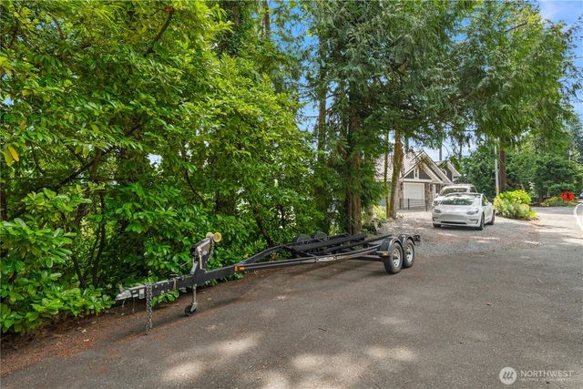2240 W Lake Sammamish Pkwy NE, Redmond, WA 98052