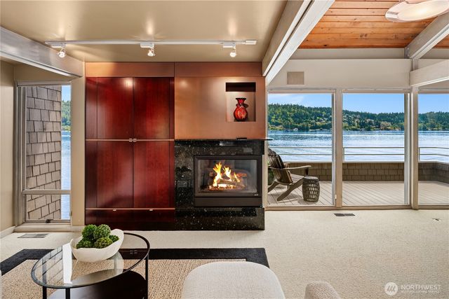 2240 W Lake Sammamish Pkwy NE, Redmond, WA 98052