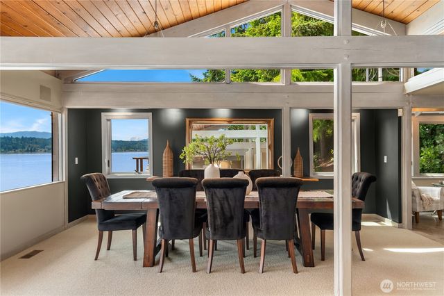 2240 W Lake Sammamish Pkwy NE, Redmond, WA 98052