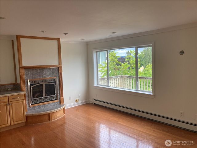 6906 55th Avenue S, Seattle, WA 98118