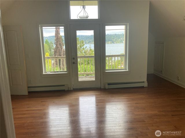 6906 55th Avenue S, Seattle, WA 98118