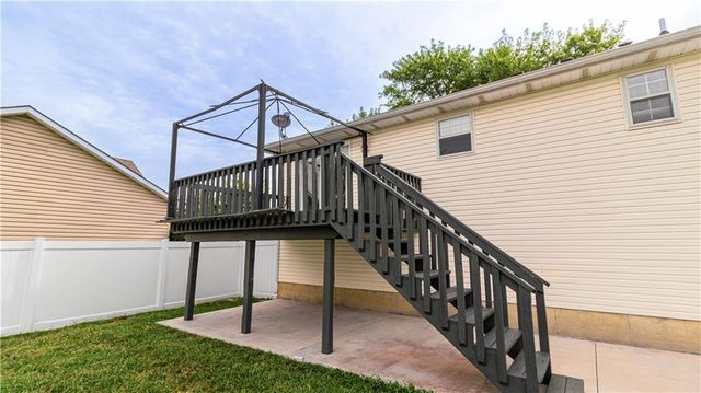 106 Shady Lane, Warrensburg, MO 64093