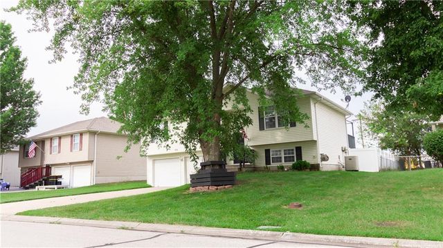 106 Shady Lane, Warrensburg, MO 64093