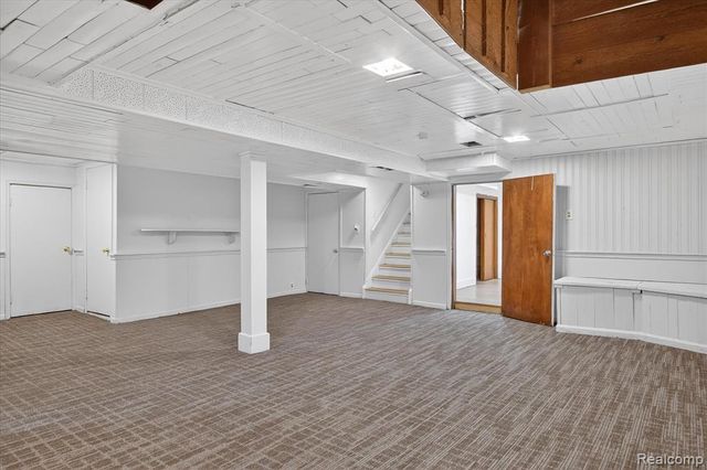 18671 Huntington Avenue, Harper Woods, MI 48225