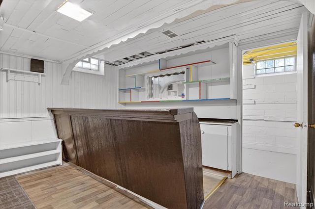 18671 Huntington Avenue, Harper Woods, MI 48225