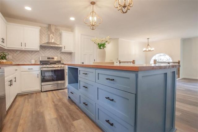 232 Cypress Circle, Carrollton, GA 30116