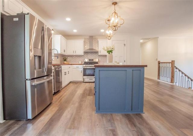 232 Cypress Circle, Carrollton, GA 30116