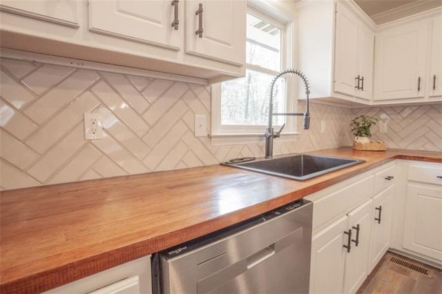 232 Cypress Circle, Carrollton, GA 30116