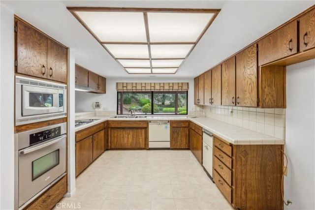 37295 Oak View, Yucaipa, CA 92399