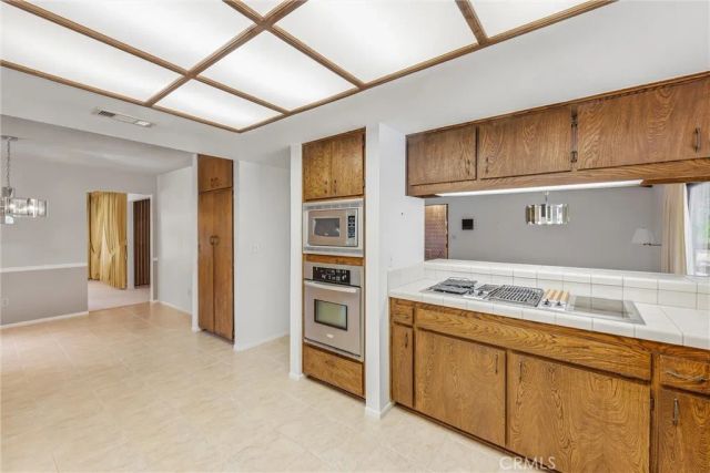 37295 Oak View, Yucaipa, CA 92399