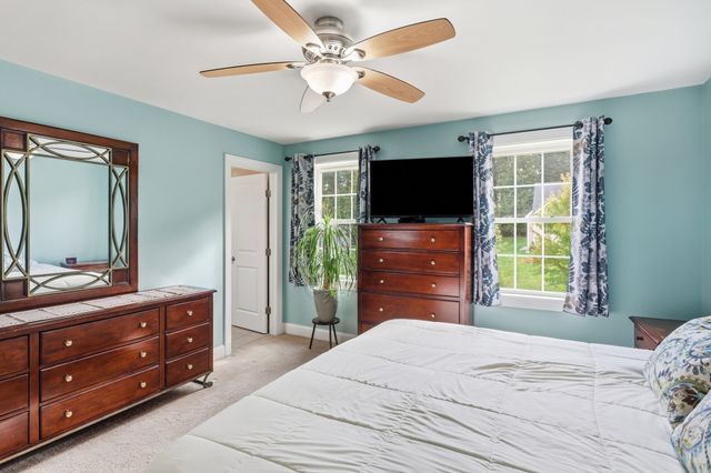 97 Sawtelle Rd, Leominster, MA 01453