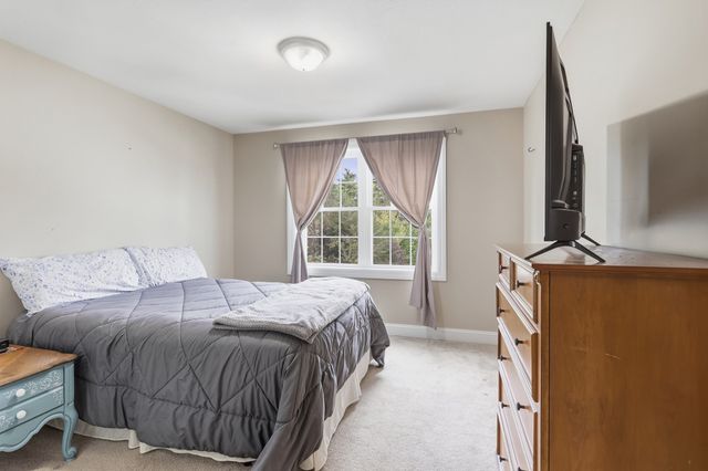 97 Sawtelle Rd, Leominster, MA 01453