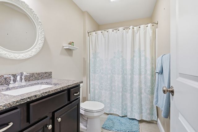 97 Sawtelle Rd, Leominster, MA 01453