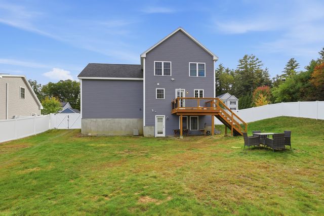 97 Sawtelle Rd, Leominster, MA 01453