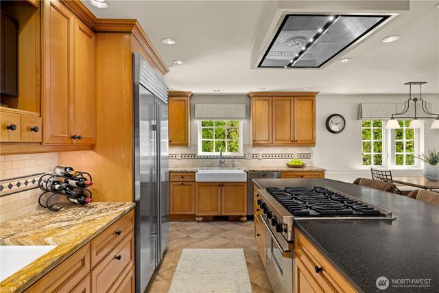 2555 Magnolia Boulevard W, Seattle, WA 98199