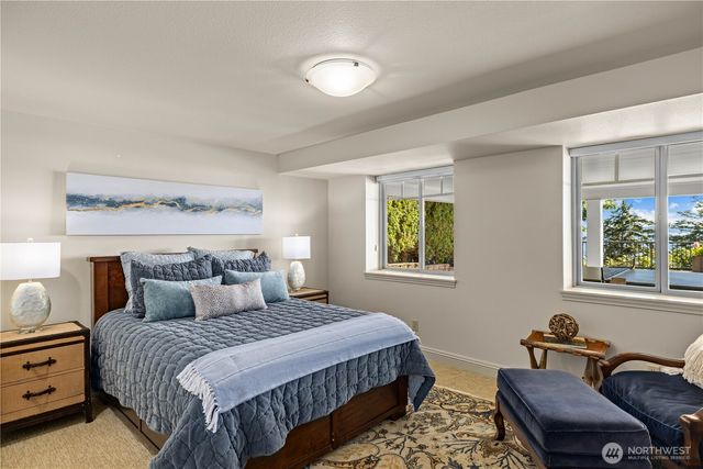 2555 Magnolia Boulevard W, Seattle, WA 98199