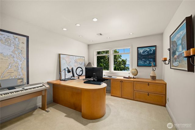 2555 Magnolia Boulevard W, Seattle, WA 98199
