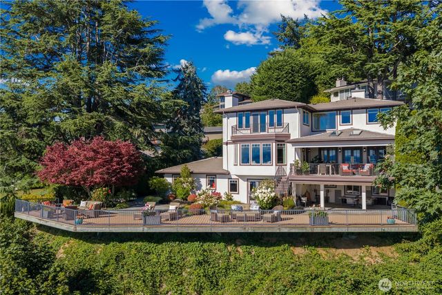 2555 Magnolia Boulevard W, Seattle, WA 98199