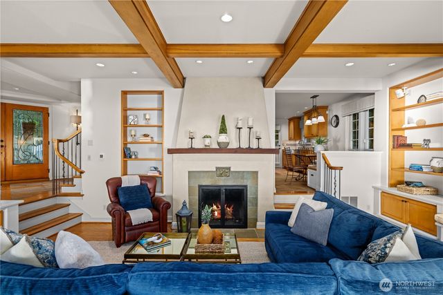 2555 Magnolia Boulevard W, Seattle, WA 98199