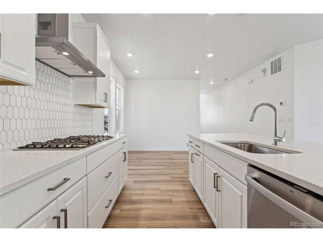 16938 W 92nd Dr, Arvada, CO 80007