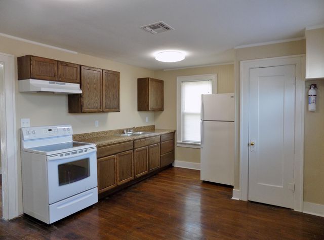 101 N Jackson Street, San Angelo, TX 76901