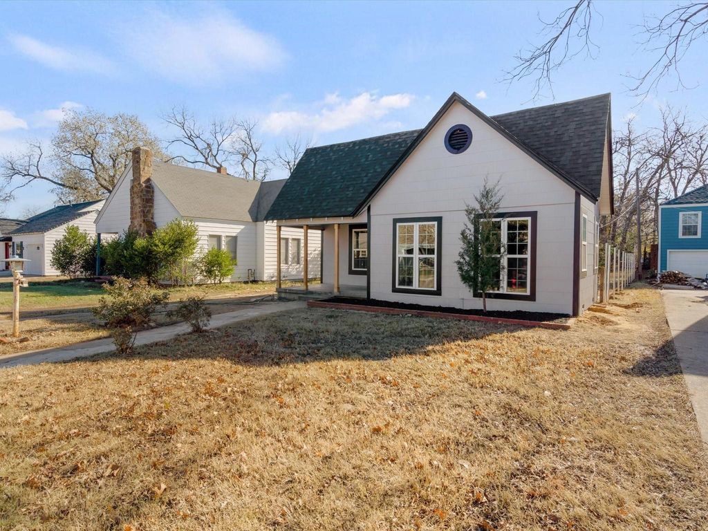 2736 Marigold Avenue, Fort Worth, TX 76111 — exterior
