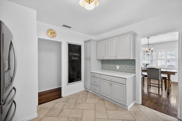 2400 9TH AVENUE N, St Petersburg, FL 33713